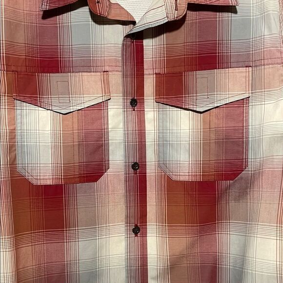 Red and White Casual Button Down Shirt with Plaid Pattern - Picture 3 of 9